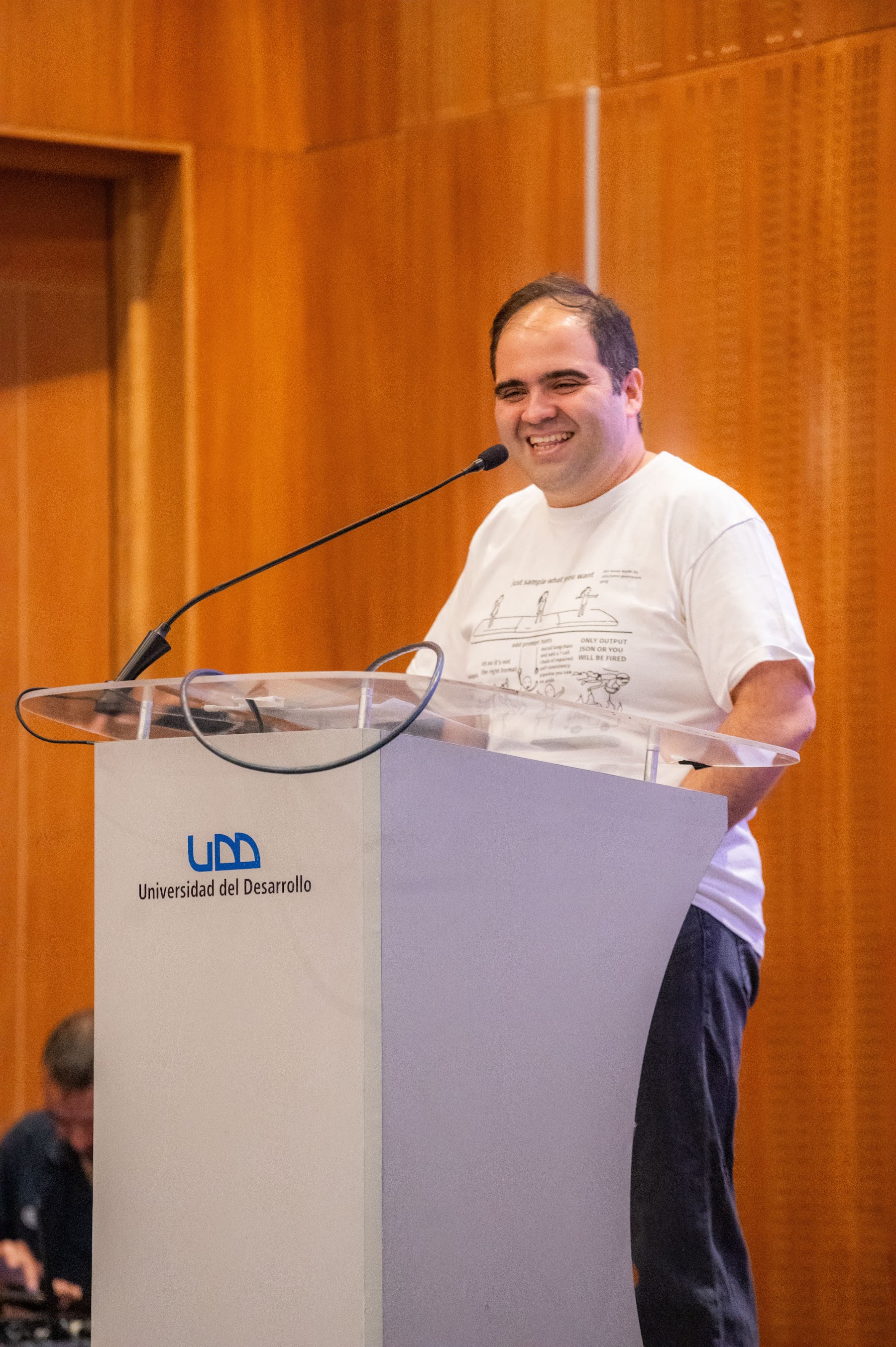 Foto 7 de Conferencia IADevs 2024