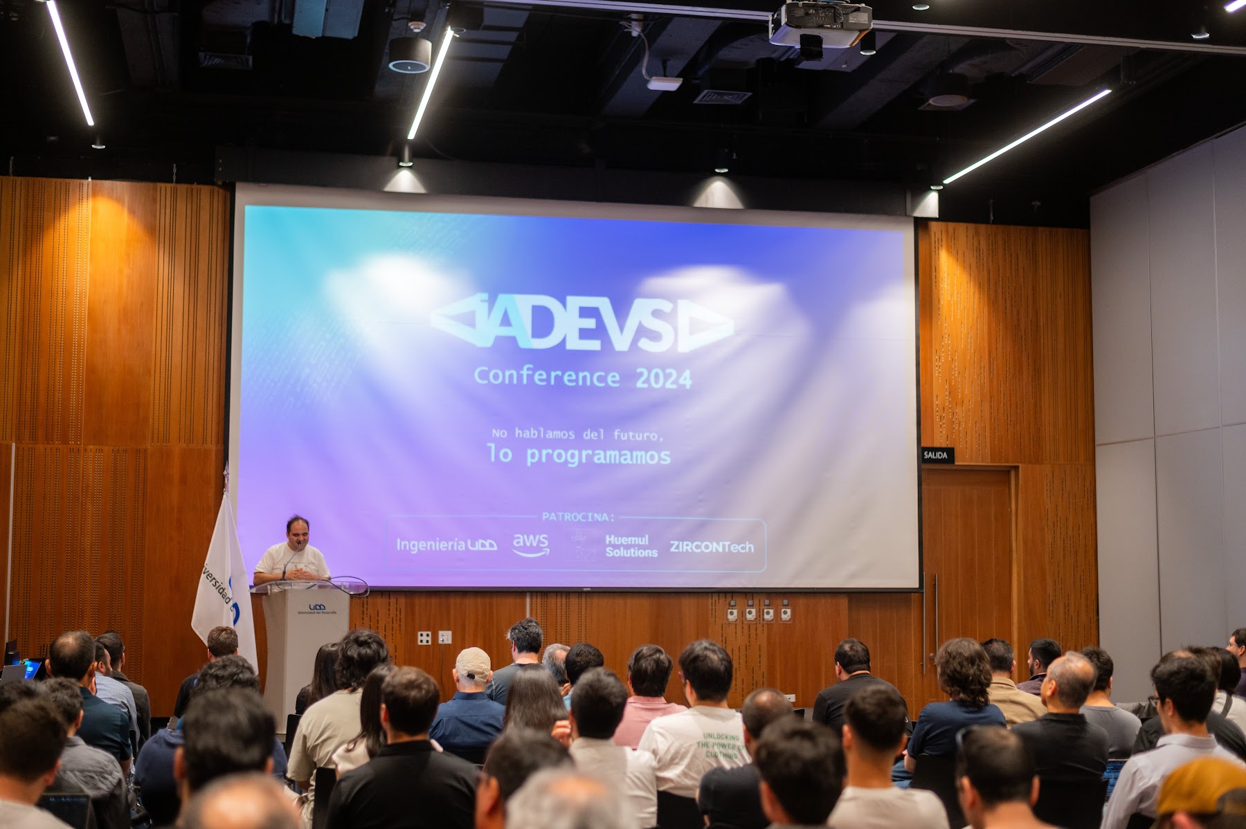 Foto 10 de Conferencia IADevs 2024