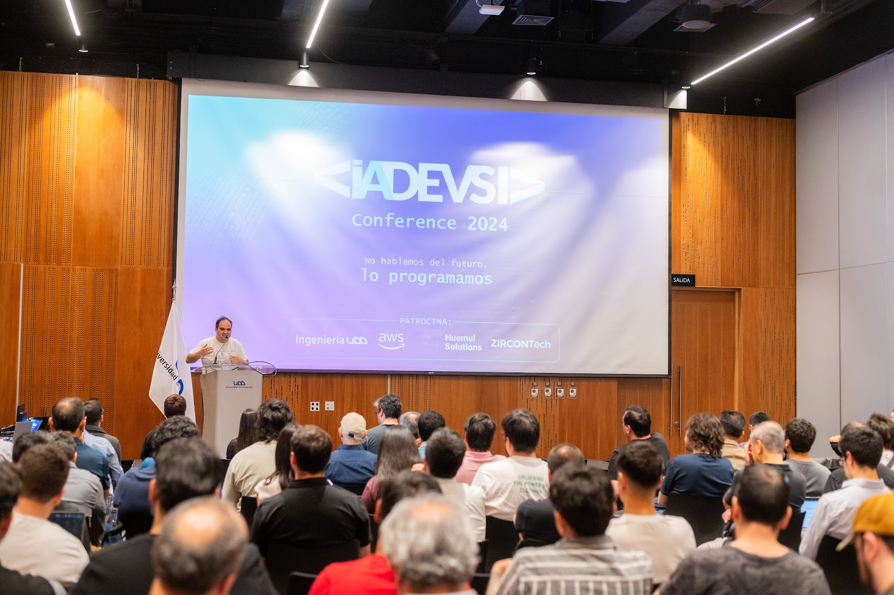 Foto 11 de Conferencia IADevs 2024