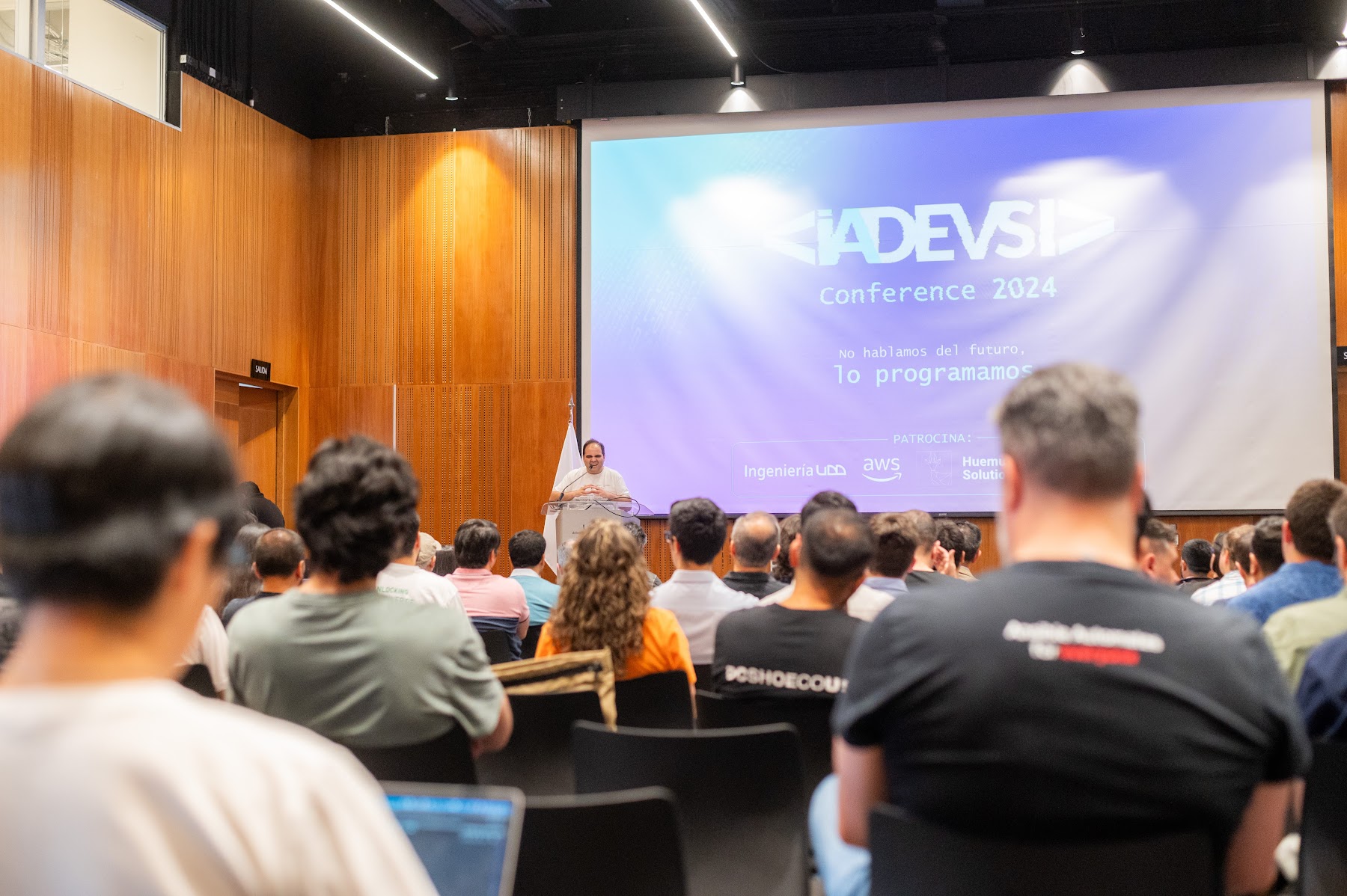 Foto 12 de Conferencia IADevs 2024