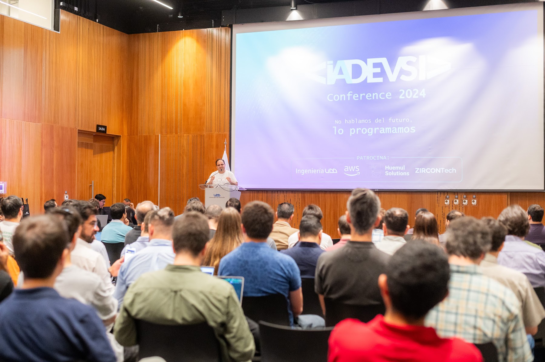 Foto 13 de Conferencia IADevs 2024