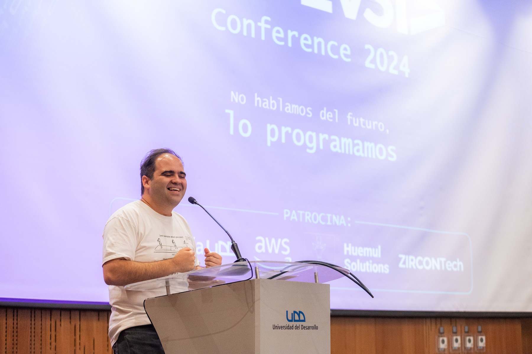 Foto 17 de Conferencia IADevs 2024