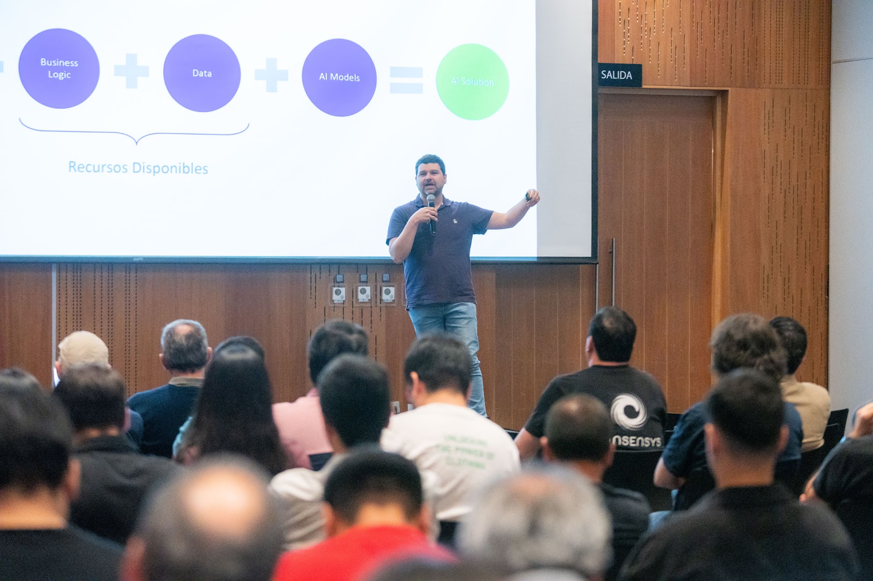 Foto 97 de Conferencia IADevs 2024