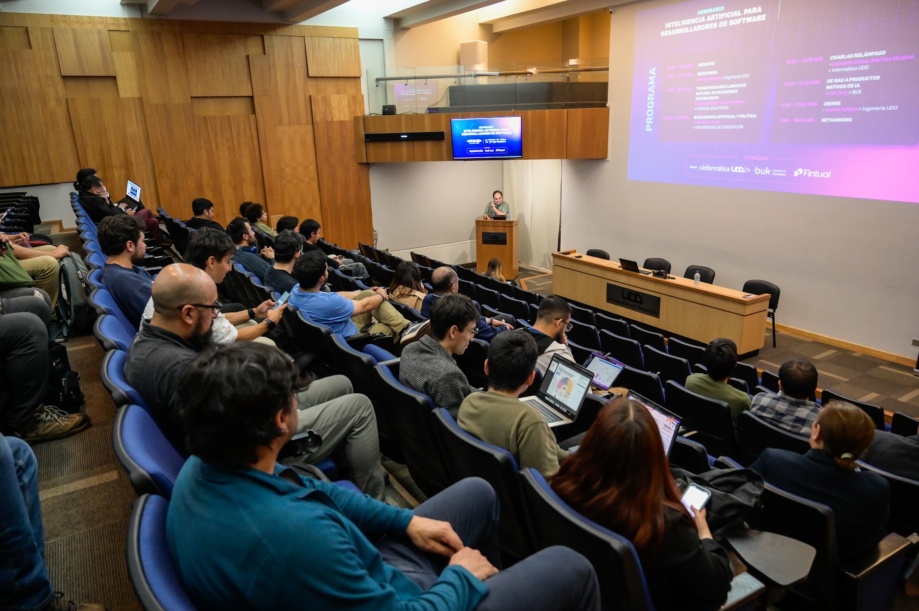 Foto 13 de Conferencia IADevs 2025 Concepción