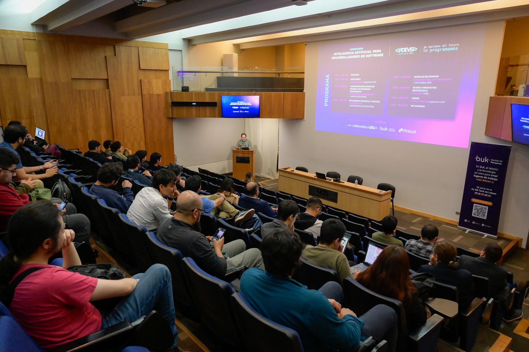 Foto 15 de Conferencia IADevs 2025 Concepción