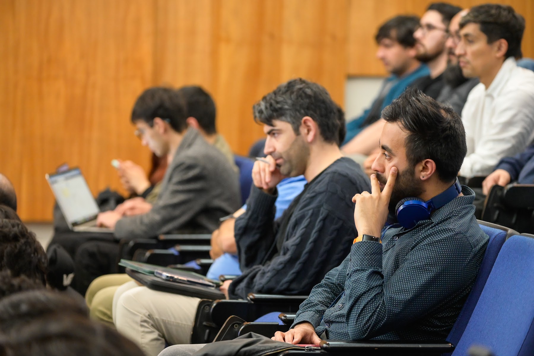 Muestra 4 de Conferencia IADevs 2025 Concepción