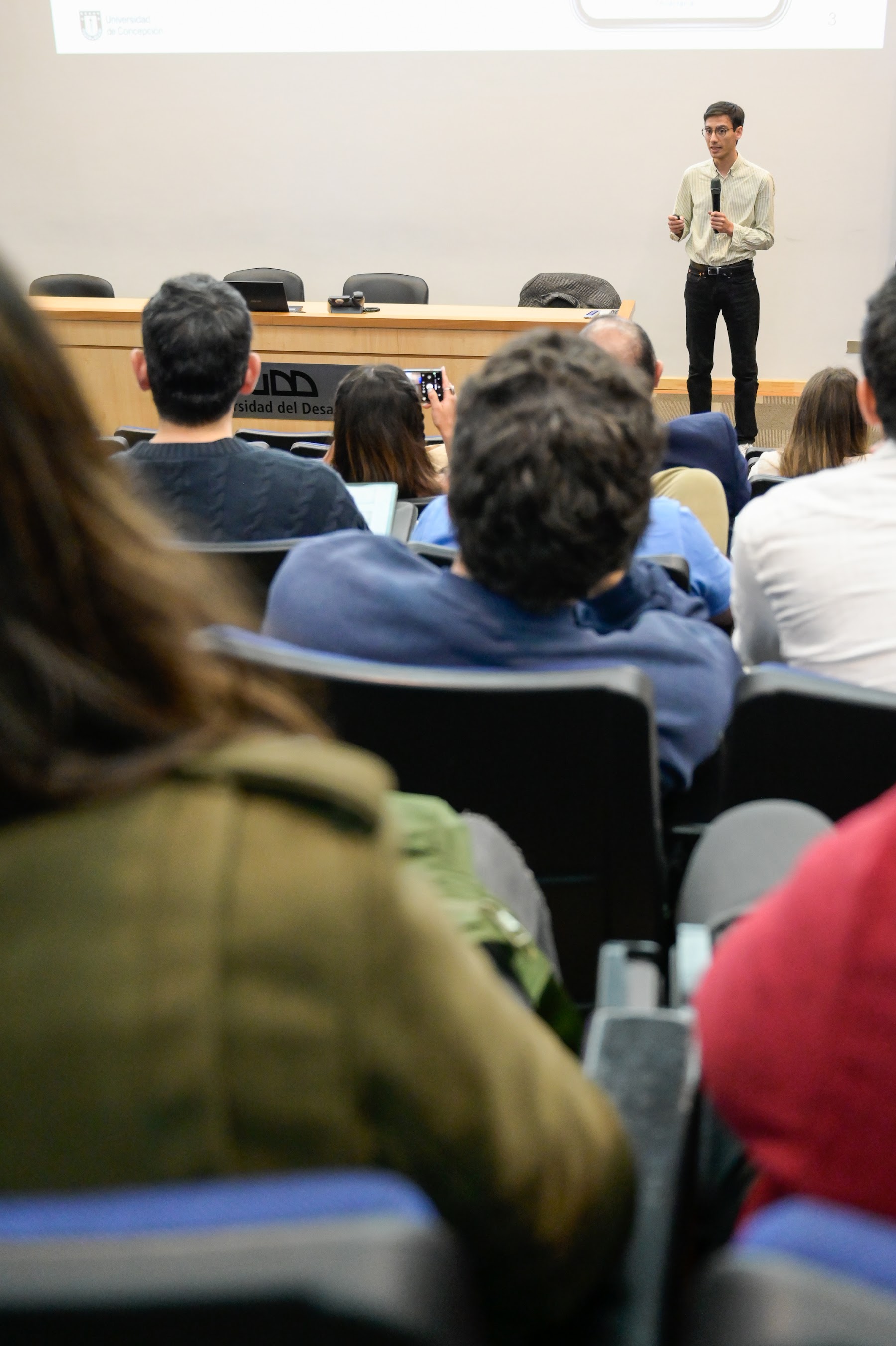 Muestra 1 de Conferencia IADevs 2025 Concepción