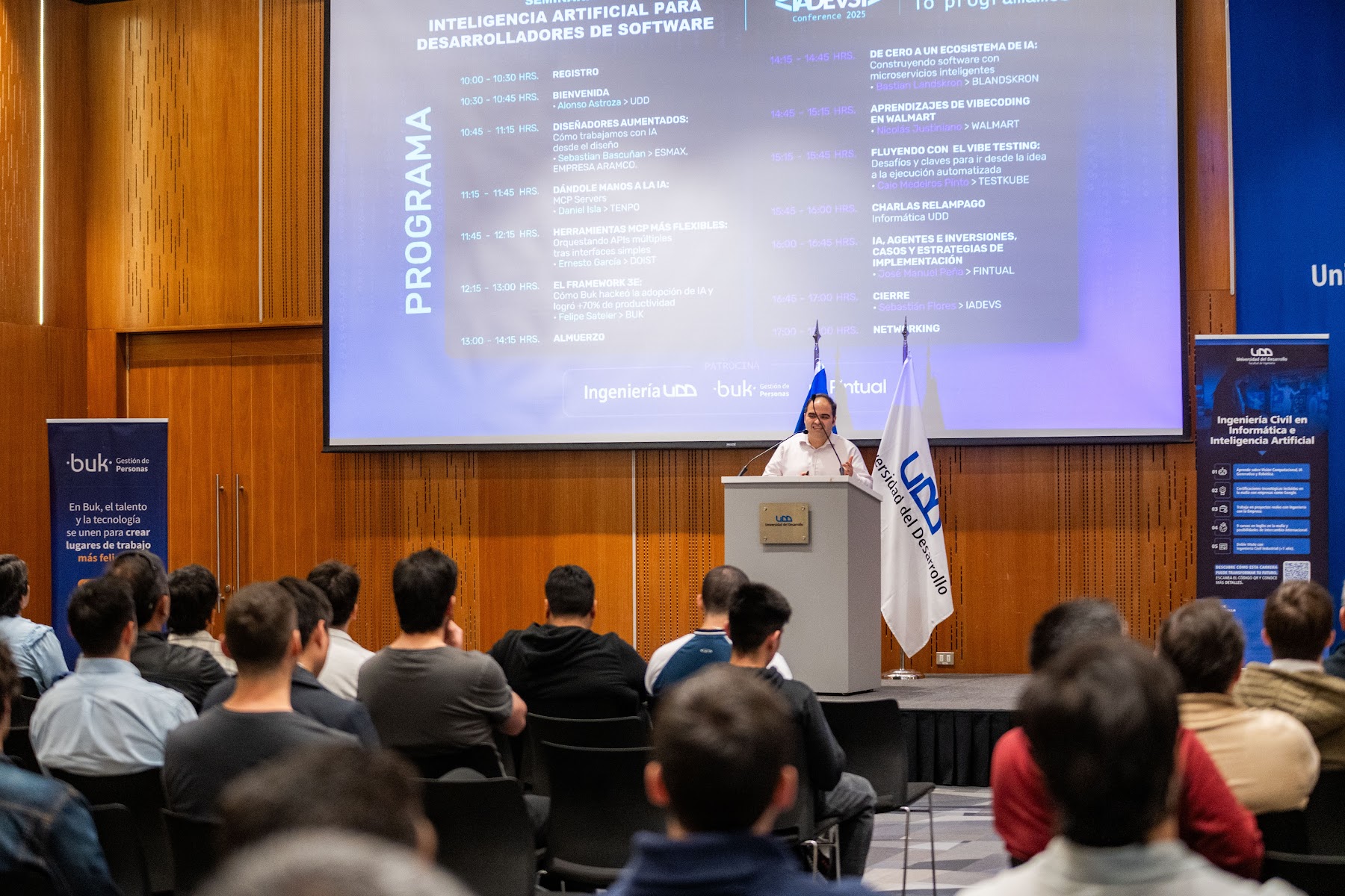 Foto 10 de Conferencia IADevs 2025 Santiago