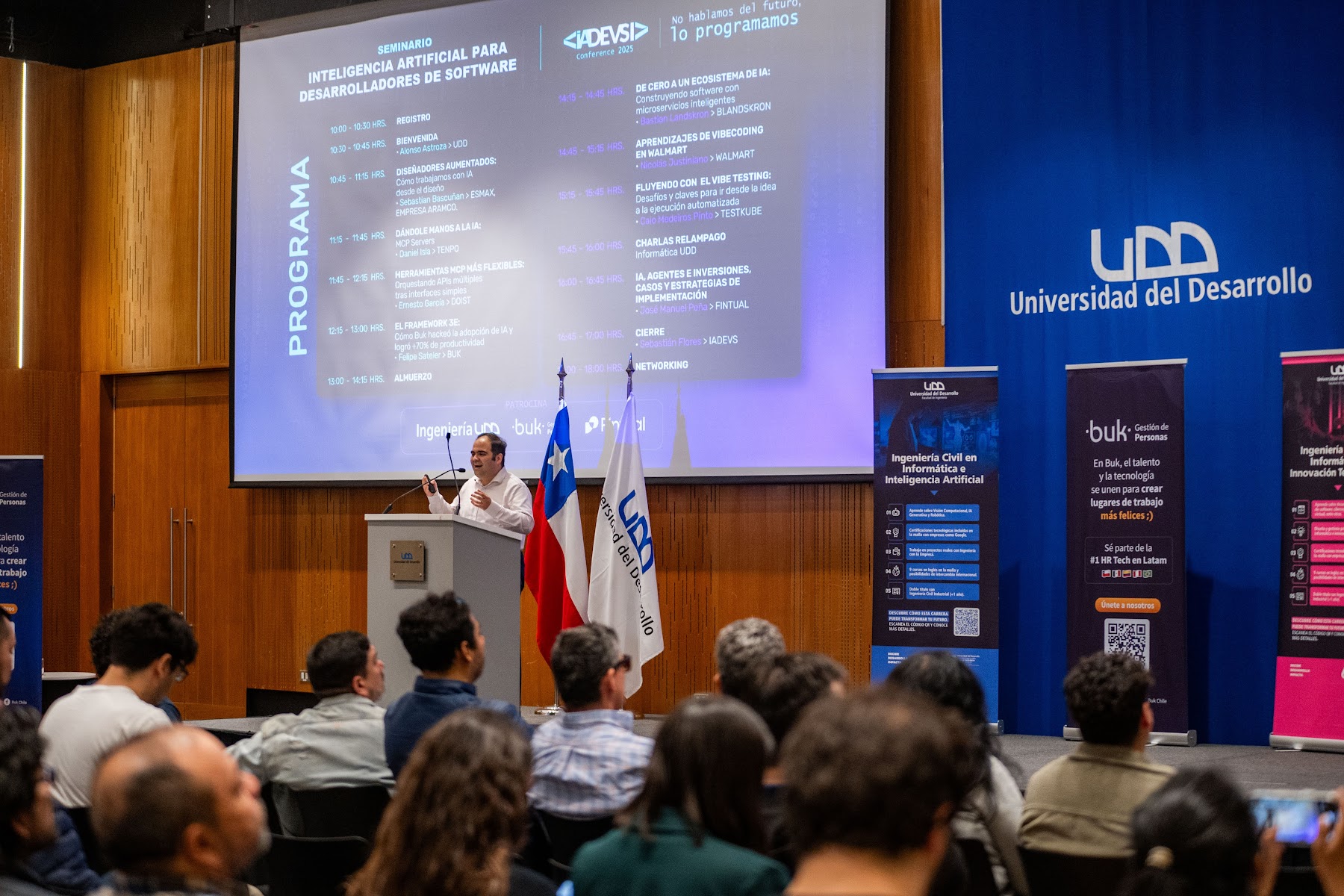 Foto 11 de Conferencia IADevs 2025 Santiago