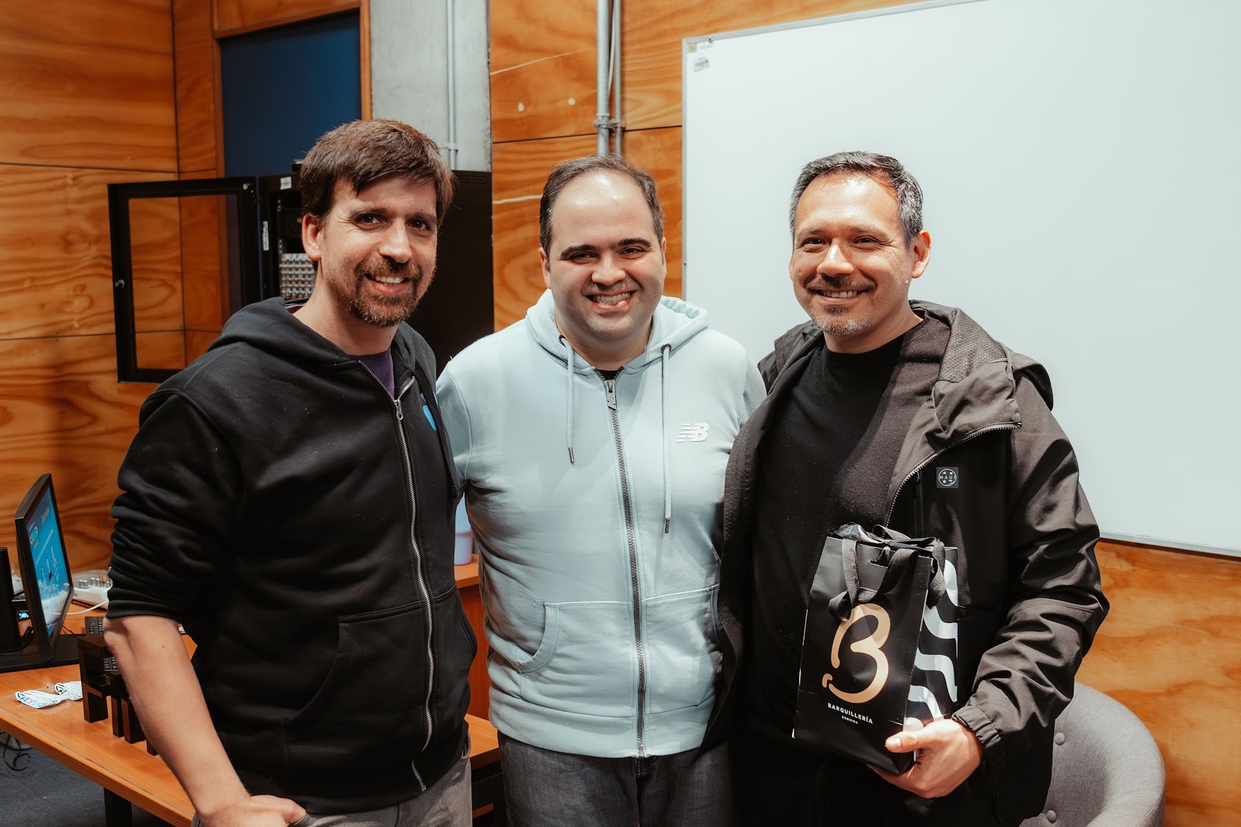 Fotos de Conferencia IADevs 2025 Valparaíso