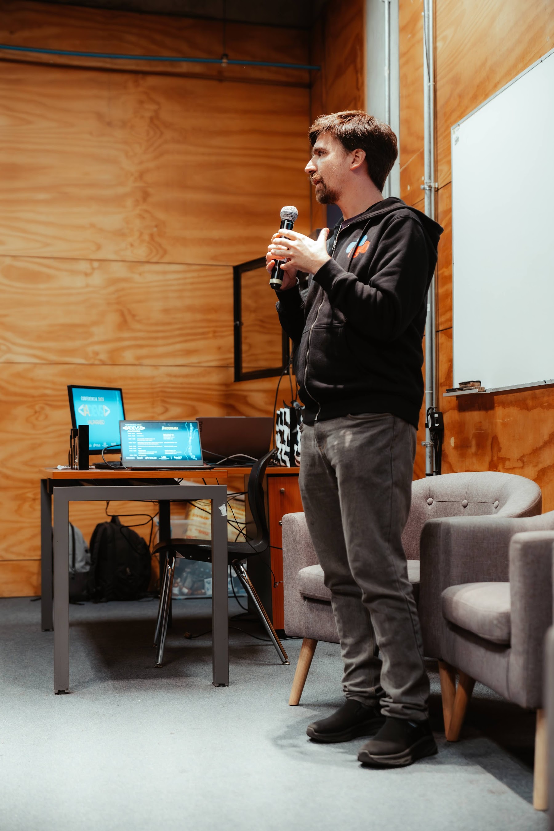 Foto 6 de Conferencia IADevs 2025 Valparaíso