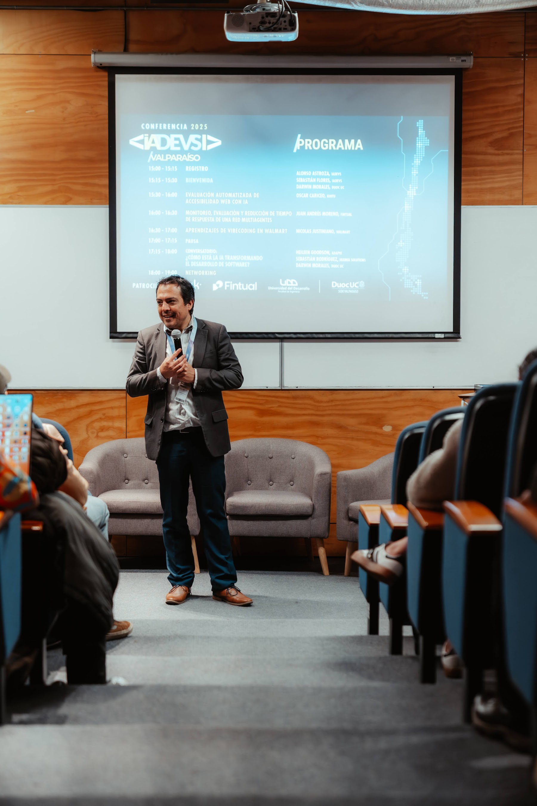 Foto 12 de Conferencia IADevs 2025 Valparaíso