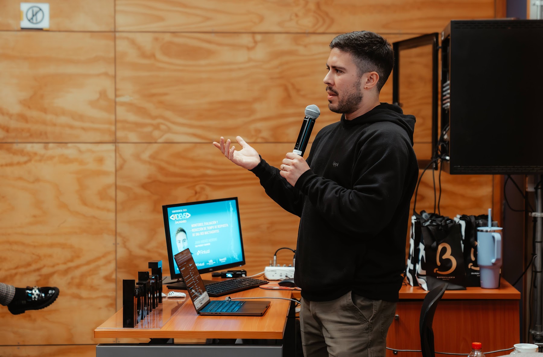 Foto 46 de Conferencia IADevs 2025 Valparaíso