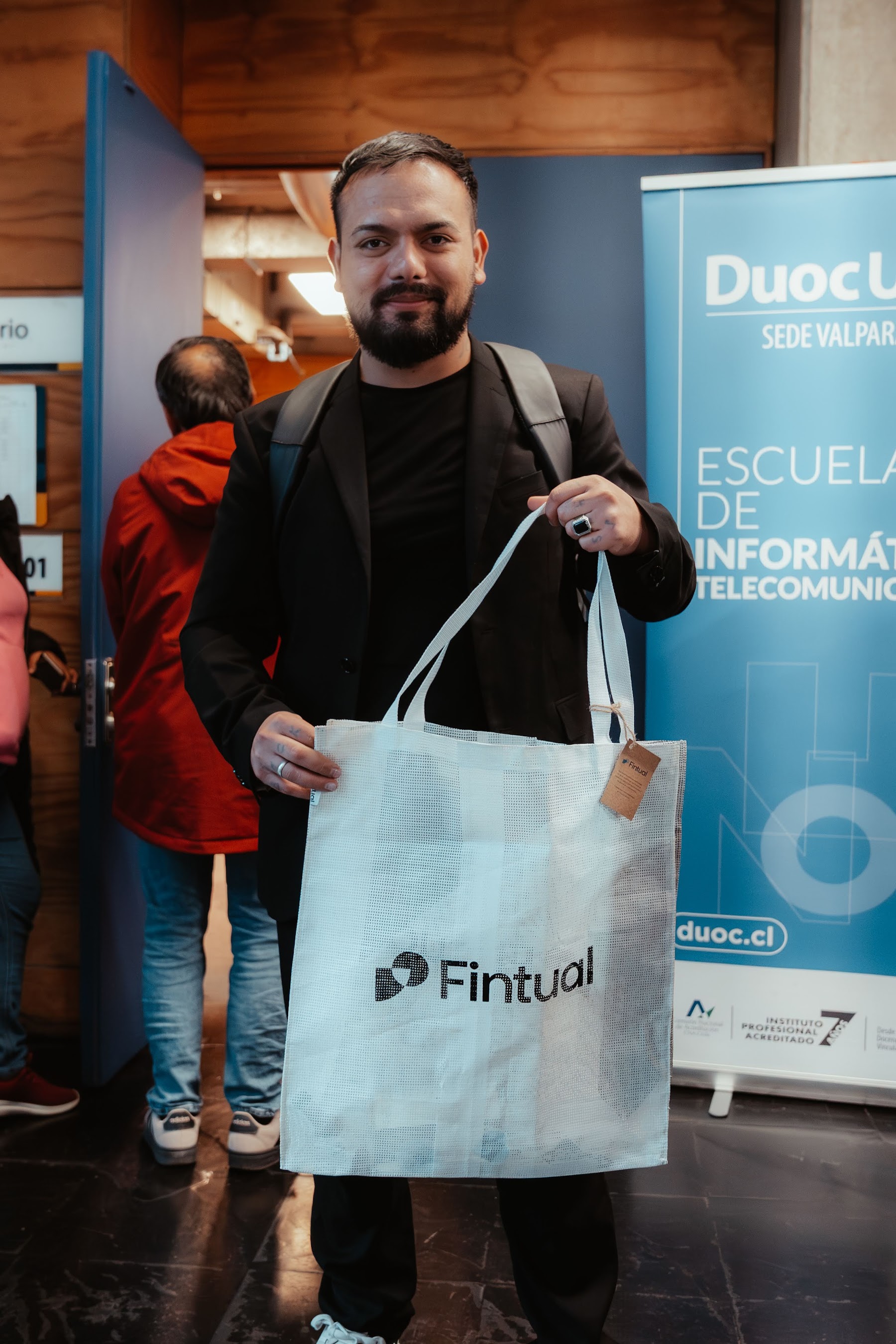 Muestra 6 de Conferencia IADevs 2025 Valparaíso